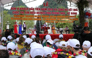 Du khách người Đức ‘xông đất’ Di sản Phong Nha – Kẻ Bàng 2019