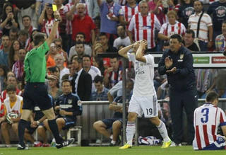 Modric bị cấm chơi trận Barca - Real vì tấm thẻ đỏ từ năm 2014