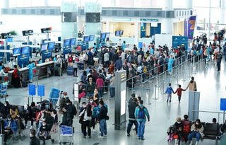 Nối lại đường bay quốc tế: Phải gỡ 'rào cản' tâm lý e ngại của khách