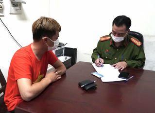 Phát hiện nhóm đối tượng làm giả giấy xét nghiệm Covid-19 cho khán giả trận đấu Việt Nam - Nhật Bản