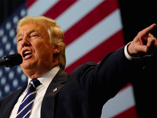 Ông  Trump và cuộc đối đầu với CIA