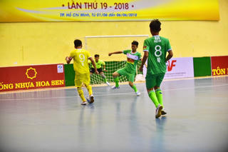 8 đội tham gia giải bóng đá futsal trẻ em có hoàn cảnh đặc biệt