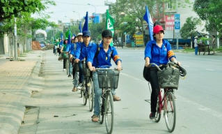Đạp xe xuyên Việt gây quỹ cho trẻ em nghèo Việt Nam