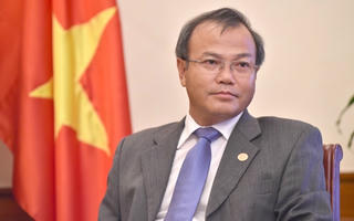 Trong vòng tay  quê hương ấm áp