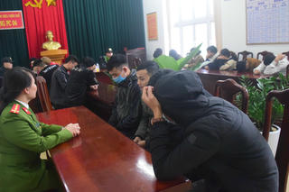 Hàng chục nam, nữ ‘phê’ ma túy trong nhà nghỉ