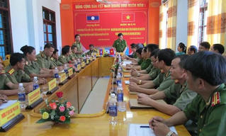 Quảng Bình phối hợp an ninh biên giới với tỉnh Khăm Muộn (Lào)