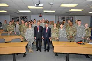 Đại sứ Phạm Quang Vinh thăm làm việc tại Học viện Quân sự Hoa Kỳ West Point