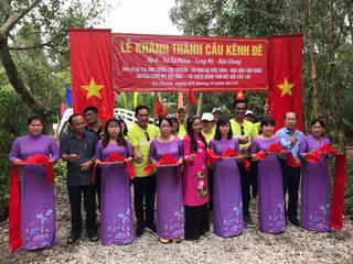 Những cây cầu dành cho người nghèo