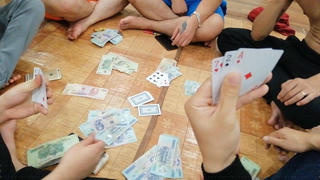 Hà Tĩnh: Khởi tố 5 cán bộ thôn, xã về hành vi đánh bạc