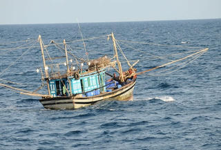 Hỗ trợ ngư dân