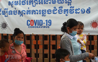 Dịch Covid-19 lây lan nghiêm trọng, Campuchia ra thông điệp khẩn