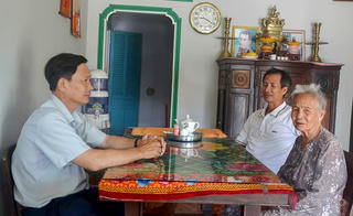 Chăm lo hơn nữa cho gia đình người có công