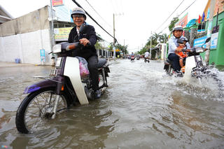 TP Hồ Chí Minh: Ngập úng lan rộng ra ngoại thành