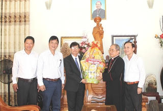 Khánh Hòa: Lãnh đạo tỉnh thăm Tòa Giám mục Giáo phận Nha Trang