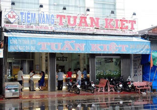 Thêm một tiệm vàng vùng sâu gian lận thuế