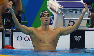 Phelps giành 2 HCV liên tiếp trong vòng một tiếng