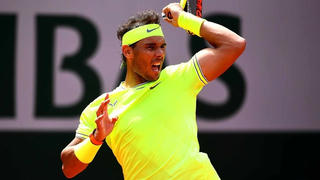Rafael Nadal và Roger Federer đua nhau ‘phô trương sức mạnh’