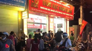 Lịch lãm vào tiệm vàng để... cướp