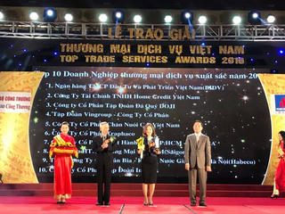 BIDV xếp thứ nhất trong Top 10 Doanh nghiệp Thương mại dịch vụ xuất sắc