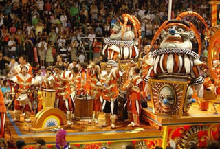 Argentina - thác nước Iguazu và lễ hội Carnival