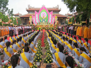 Thừa Thiên - Huế mừng Đại lễ Phật đản 2017