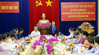 Chủ tịch Quốc hội Nguyễn Thị Kim Ngân làm việc tại tỉnh Kon Tum