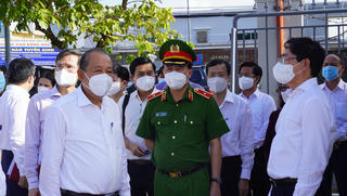 Phó Thủ tướng Trương Hòa Bình kiểm tra công tác phòng, chống dịch tại Bà Rịa - Vũng Tàu