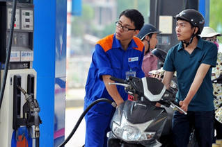 Giá xăng giảm 260 đồng/lít từ 15h ngày 20-7