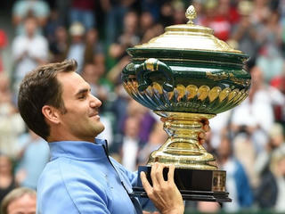 Federer lần thứ 9 vô địch Halle Open