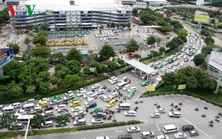 Gấp rút có bãi đỗ xe khu vực sân bay Tân Sơn Nhất