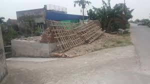 Mắc kẹt ở chân đê