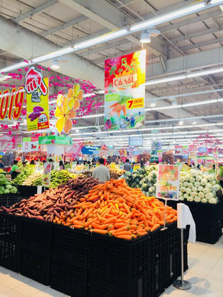 Big C tiêu thụ cà rốt hỗ trợ nông dân Hải Dương