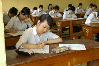 Thi tốt nghiệp THPT quốc gia: Hồi hộp chờ đề minh họa