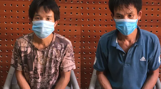 Con trai bị nhắc nhở vì thả diều không đeo khẩu trang, bố cùng chú cầm gậy, vác dao đuổi đánh công an