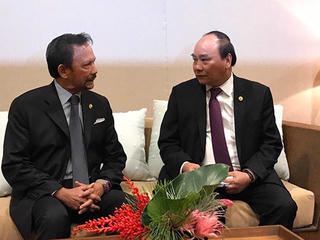 Thủ tướng Nguyễn Xuân Phúc gặp Quốc vương Brunei