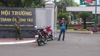 Bắt kẻ ném bom xăng vào Hội trường Thành ủy
