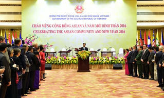 Thủ tướng Nguyễn Tấn Dũng chiêu đãi Đoàn Ngoại giao nhân thành lập Cộng đồng ASEAN