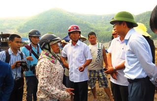 Bí thư Thành ủy Đà Nẵng thị sát bãi rác Khánh Sơn