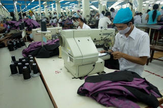 Hàng dệt may Việt Nam tại Hoa Kỳ: Cạnh tranh khốc liệt