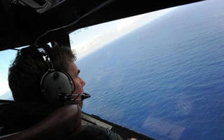 Malaysia treo thưởng tìm kiếm MH370