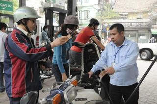 Trong xăng có thuế ảo?