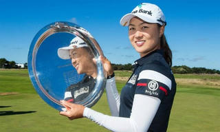 Giải golf đầu tiên trên thế giới chia đều tiền thưởng cho nam và nữ