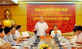 Chủ tịch Ủy ban MTTQ Việt Nam Nguyễn Thiện Nhân làm việc với Bộ TN-MT