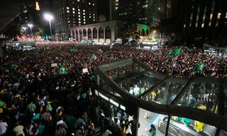 Đoạn ghi âm giữa Tổng thống Rousseff và ông Lula phát lộ: Brazil náo loạn