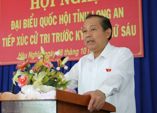Phó Thủ tướng Trương Hòa Bình tiếp xúc cử tri Long An