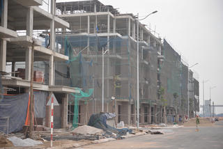 Quảng Ninh: Sập giàn giáo, 2 nữ công nhân bị thương 