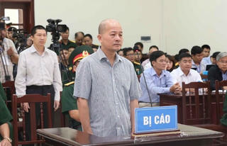 Cách các chức vụ trong Đảng của 2 Đại tá ‘phù phép’ cho Út Trọc thành sĩ quan