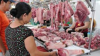 Giá thịt lợn tăng phi mã: Tiềm ẩn những nguy cơ