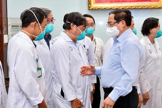 Tăng cường nhân lực chống dịch tại các địa phương có số ca nhiễm Covid-19 cao