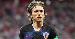 [Infographics] Luka Modric - cầu thủ xuất sắc nhất năm của FIFA